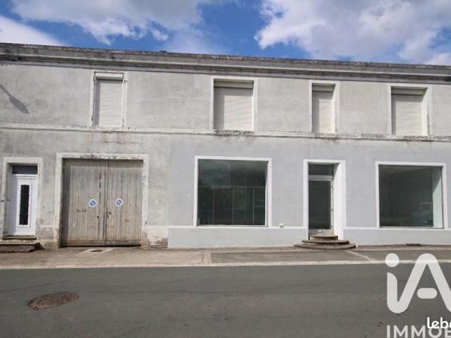 Maison vente à Saint-Jean-d'Angély, Bords
