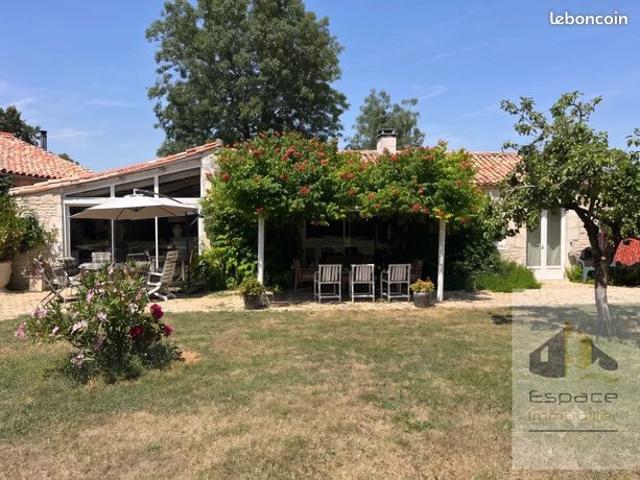 Maison vente à La Rochelle, Montroy