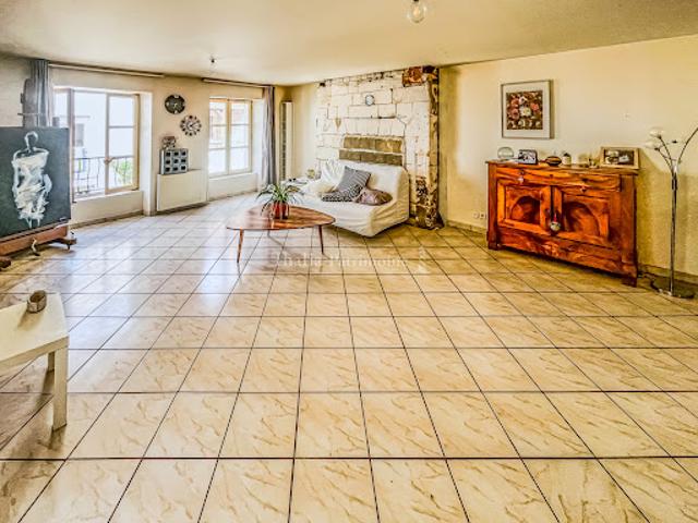 Maison vente à Nontron, Brantôme
