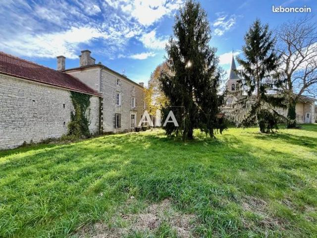 Maison vente à Confolens, Xambes