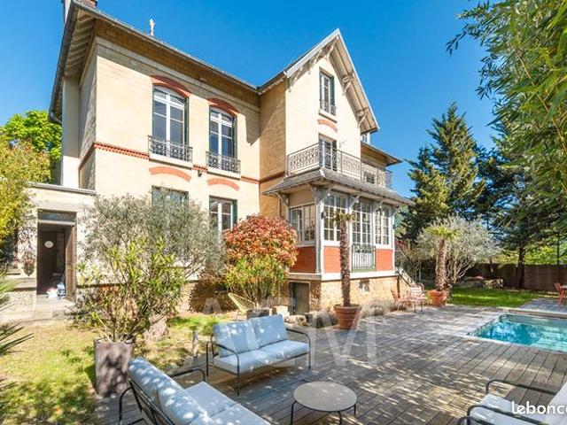 Maison vente à Saint-Germain-en-Laye, Le Mesnil-le-roi
