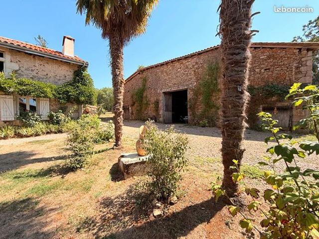 Maison vente à Confolens, Mazerolles