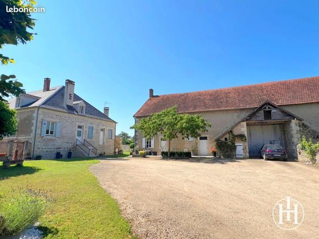 Maison vente à Saint-Amand-Montrond, Charenton-du-cher