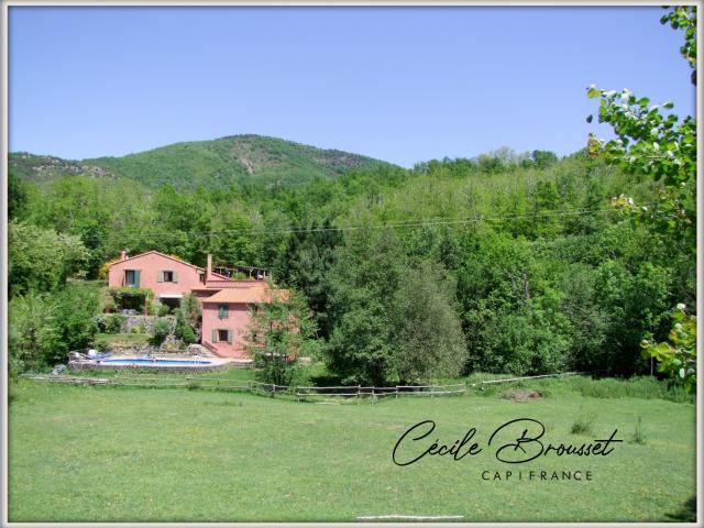 Ferme vente à Céret, Saint-laurent-de-cerdans