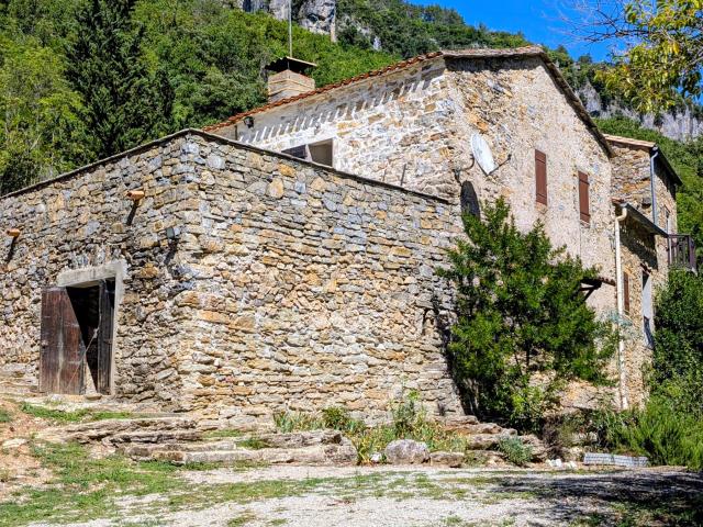 Ferme vente à L'Escoutet, Gorniès