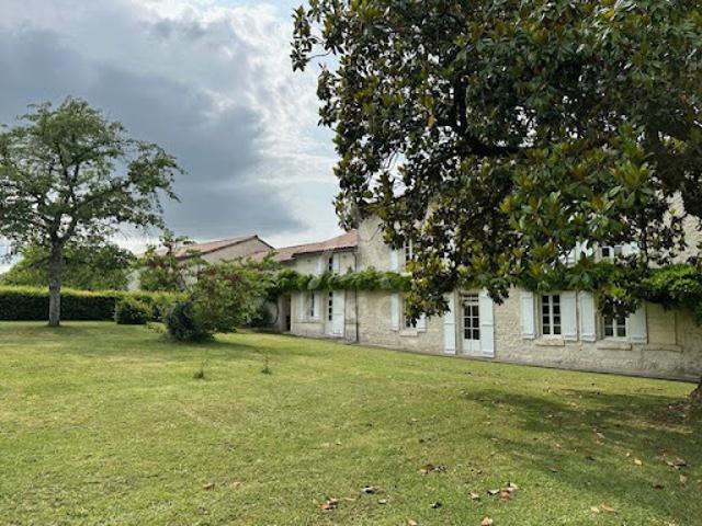 Maison vente à Angoulême, Aignes-et-puypéroux