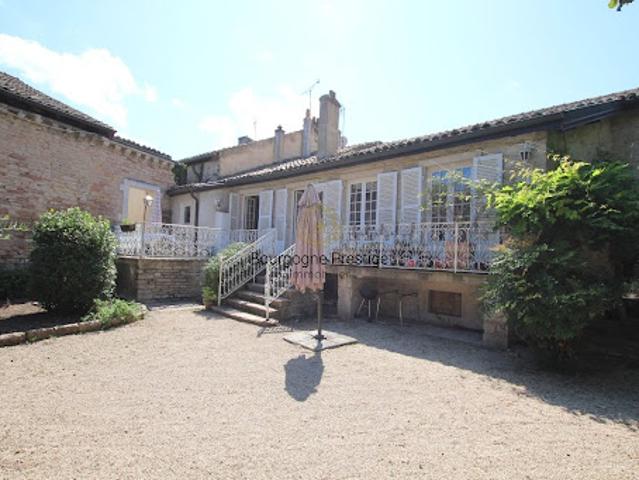 Maison vente à Mâcon, Tournus