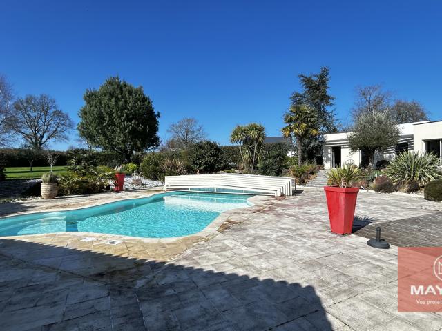 Maison vente à Bon Repos, Cosmes