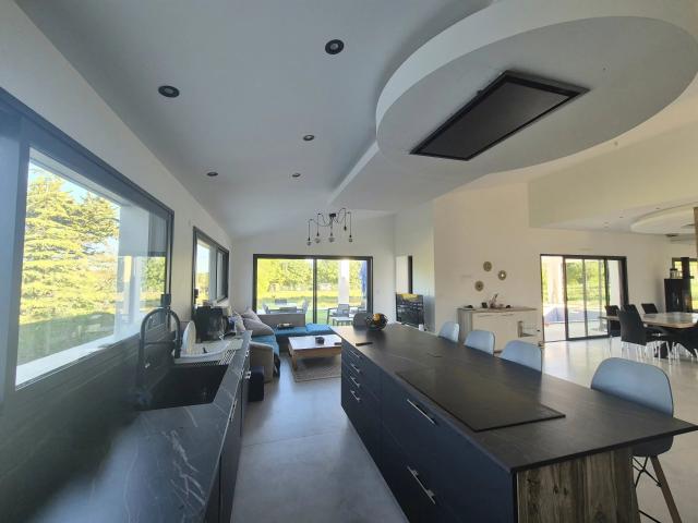 Maison vente à Laval, Forcé