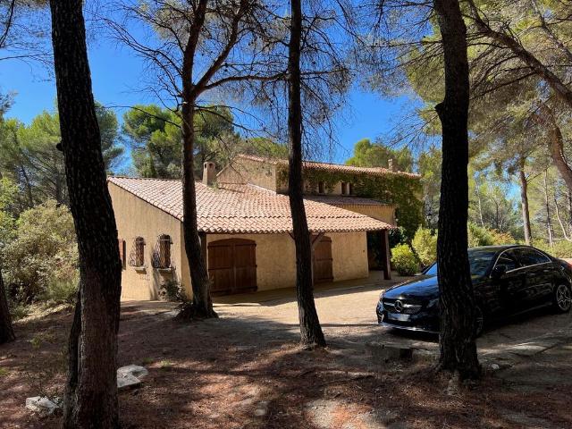 Maison vente à Aix-en-Provence, Lambesc