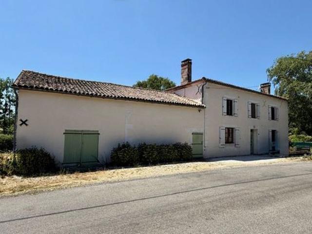 Maison vente à Confolens, Le Bouchage