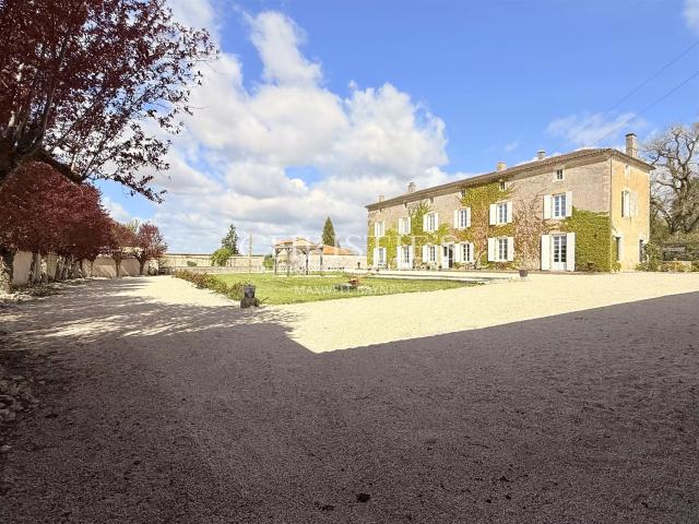 Maison vente à Confolens, Aigre