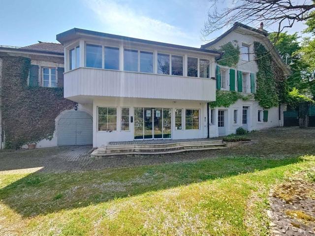 Einfamilienhaus kaufen in Vufflens-Château, Waadt