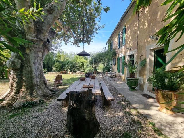 Maison vente à Arles, Cabannes