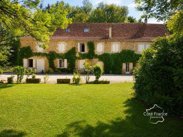 Maison vente à Gourdon, Bio