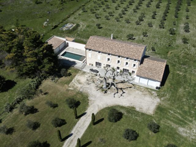Maison vente à Carpentras, Pernes-les-fontaines