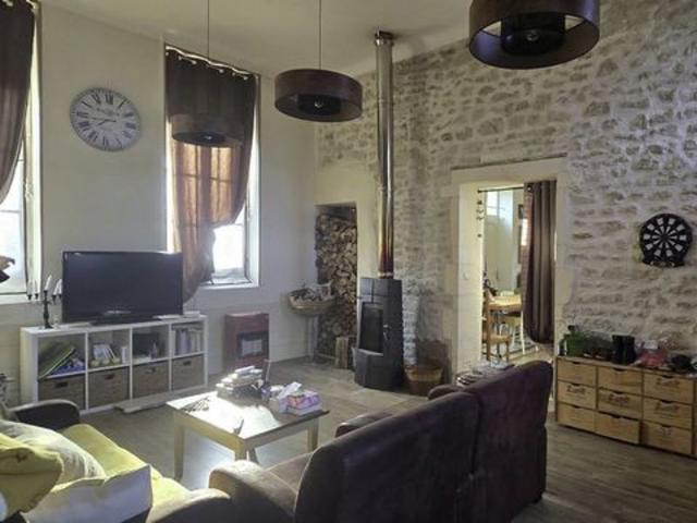 Maison vente à Saint-Jean-d'Angély, Bernay-saint-martin