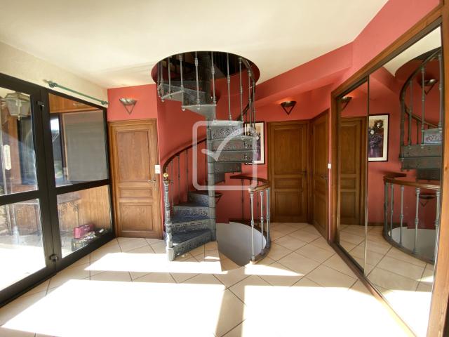 Maison vente à Figeac, Laval-de-cère