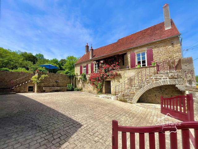 Maison vente à Clamecy, Courcelles