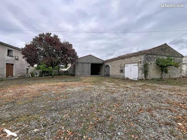 Maison vente à Saint-Palais-du-Né, Charente