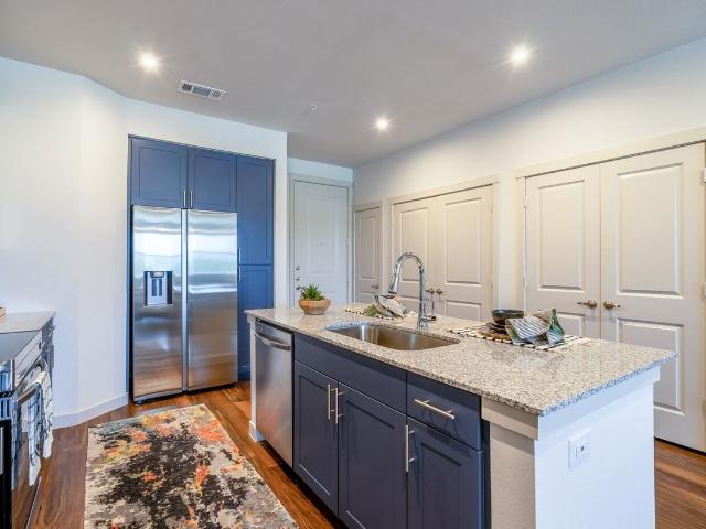Apartment for rent in Aubrey