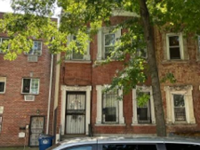 House for sale in The Bronx, Arverne