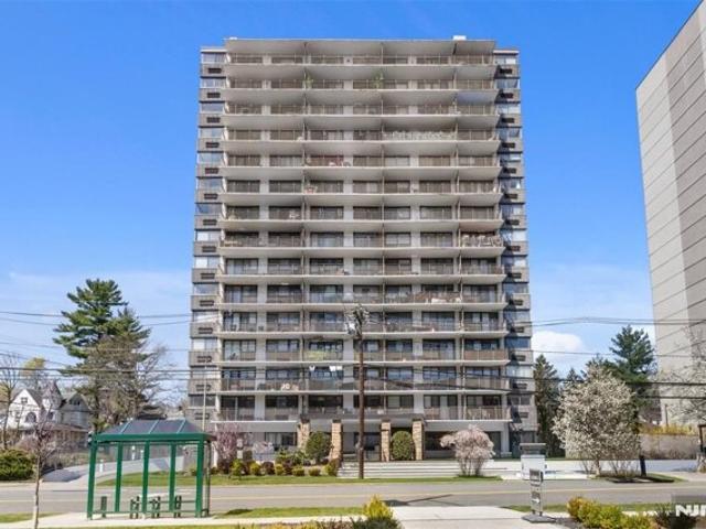 Condo for sale in Hackensack, New Jersey