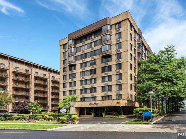 Condo for sale in Hackensack, New Jersey