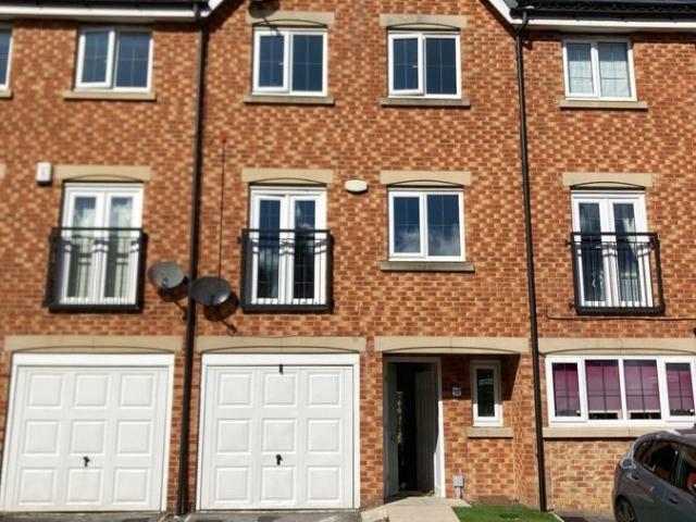 House for rent in Bruntcliffe, Leeds
