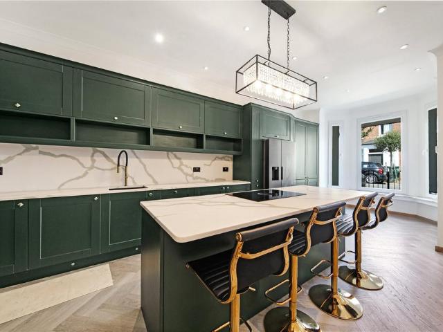 House for rent in Golders Green, Greater London