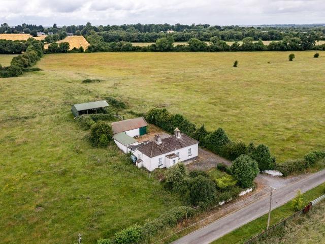 Farm for sale in Sallins