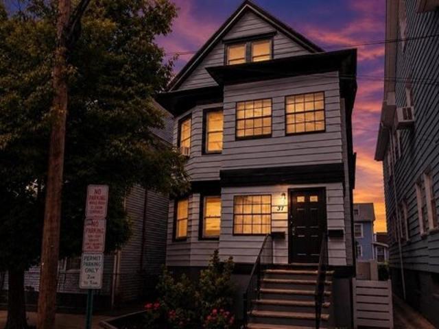 House for sale in Bloomfield, New Jersey