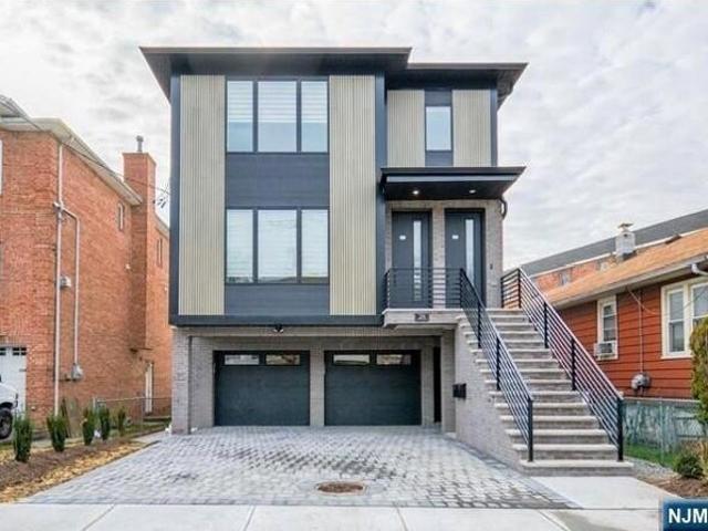 House for sale in Palisades Park, New Jersey