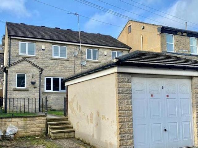 House for sale in Cleckheaton, West Yorkshire