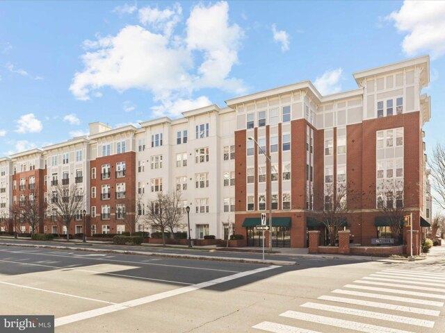 Condo for sale in Fairfax