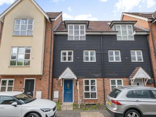 Apartment for rent in Walton Court, Aylesbury