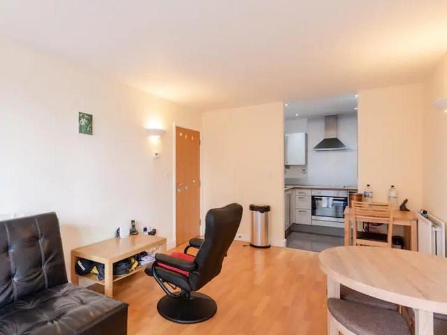 Apartment for rent in Virginia Quay, Blackwall