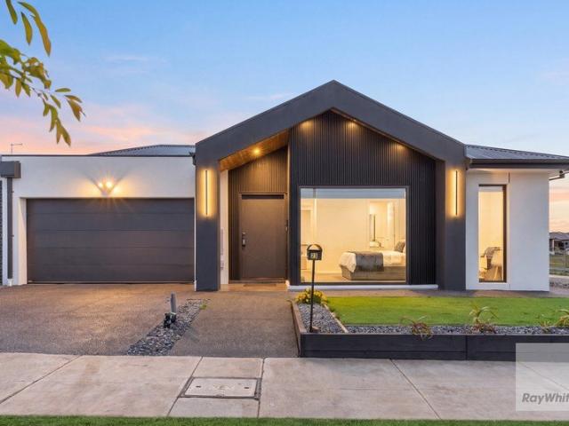 House for sale in Fraser Rise, Melbourne