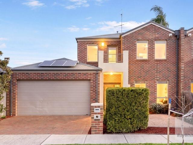 House for sale in Rose Hedge, Melbourne