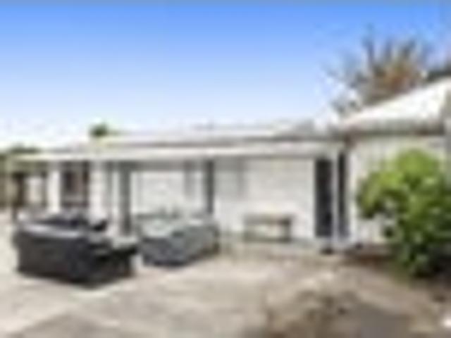 House for sale in Chaslands, Canterbury