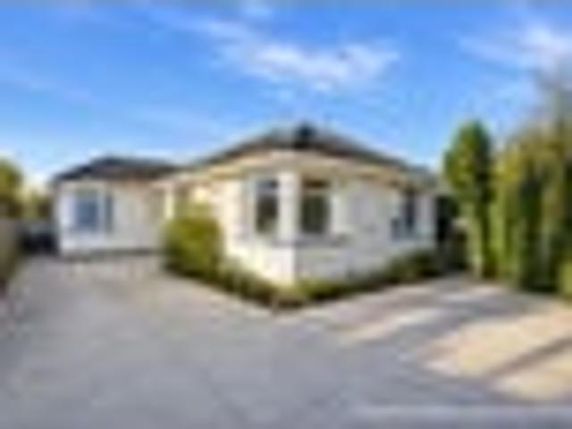 House for sale in Chaslands, Canterbury