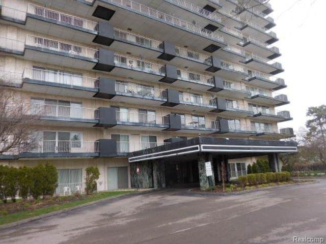 Condo for sale in Southfield