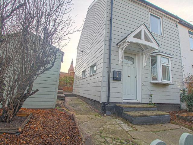 House for rent in Hythe, Colchester