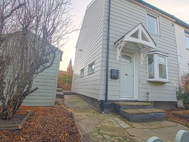 House for rent in Hythe, Colchester