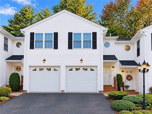 House for sale in West Warwick, Kent County