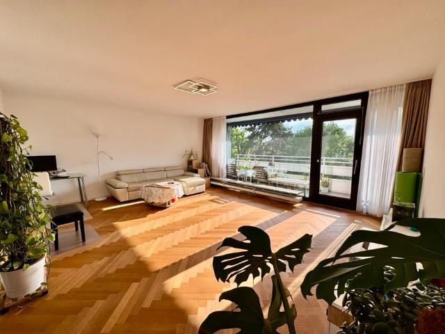 Wohnung kaufen in Rath, Düsseldorf