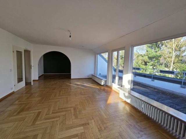 Dachgeschosswohnung mieten in Lindenthal, Köln