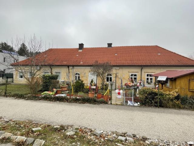 Mehrfamilienhaus kaufen in Theresienfeld, Niederösterreich