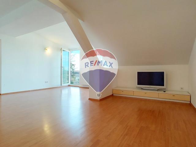 Wohnung kaufen in Baar-Ebenhausen, Bayern