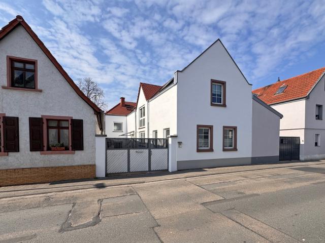 Mehrfamilienhaus kaufen in Ebersheim, Mainz